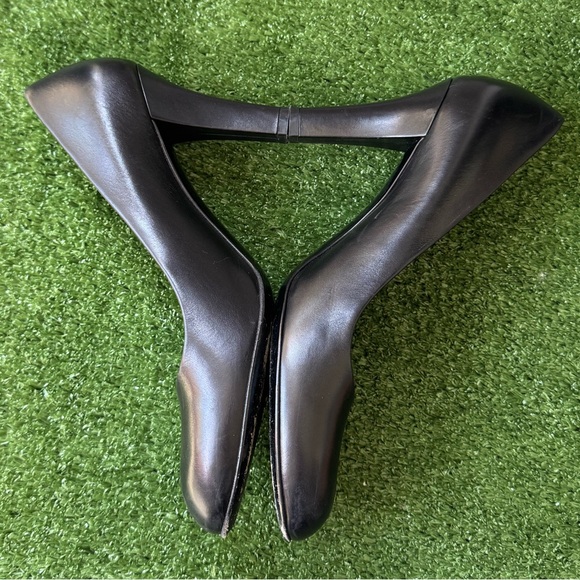 Gucci MaryJane Signature Silver Logo Women’s Black Heels - Picture 8 of 14